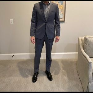 Hugo Boss Mens blue/grey herringbone two piece suit size 40R